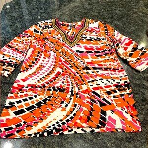 💗🧡 Beautiful like new Dennis Basso size M tunic top. Cool colors and detail!